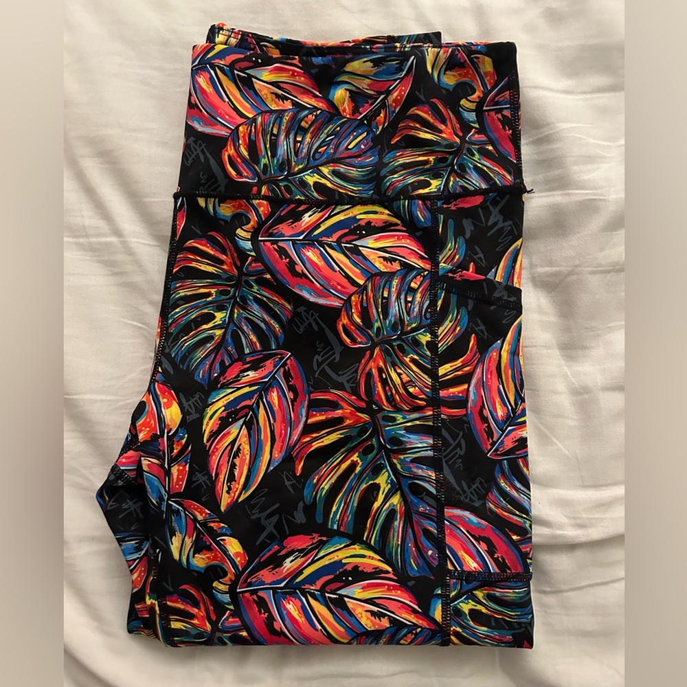 CVG Tropic Like It’s Hot Capri Legging XL